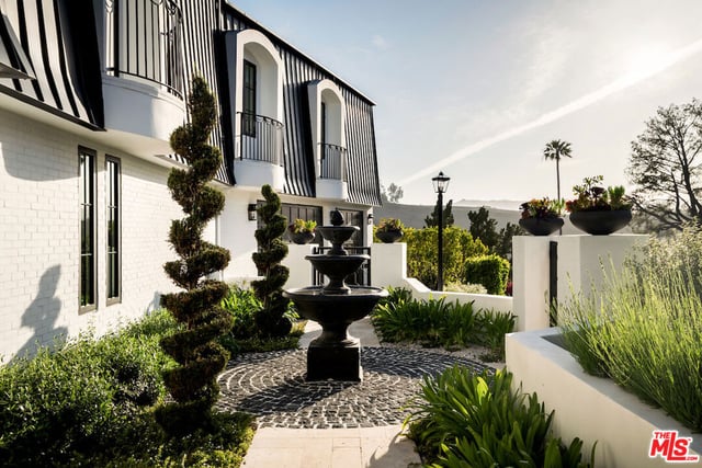 10932 Savona Road, Los Angeles, CA 90077 — photo 9 of 72