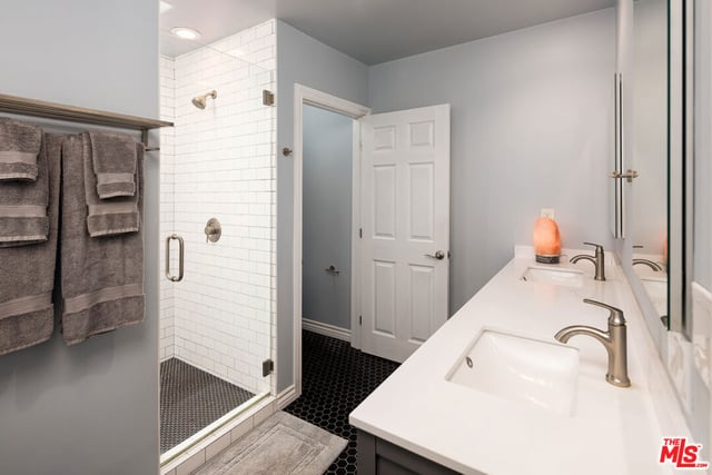8426 Flight Avenue, Los Angeles, CA 90045 — photo 16 of 29