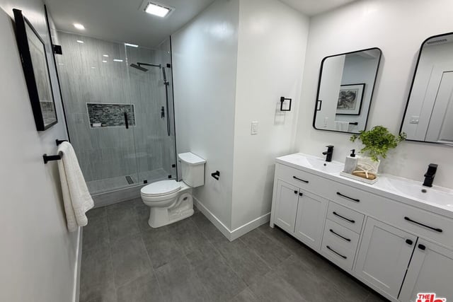 10419 Vassar Avenue, Chatsworth, CA 91311 — photo 23 of 35