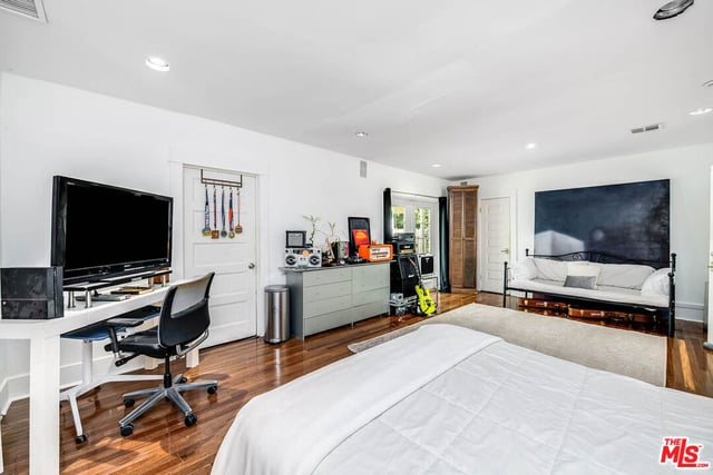 206 N Wilton Place, Los Angeles, CA 90004 — photo 14 of 23