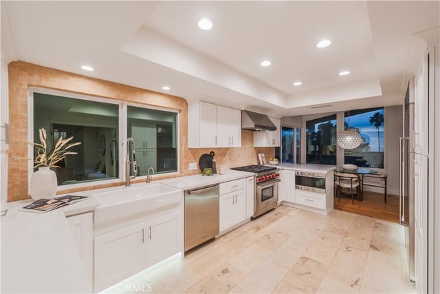 7190 Crest, Rancho Palos Verdes, CA 90275 — photo 6 of 25