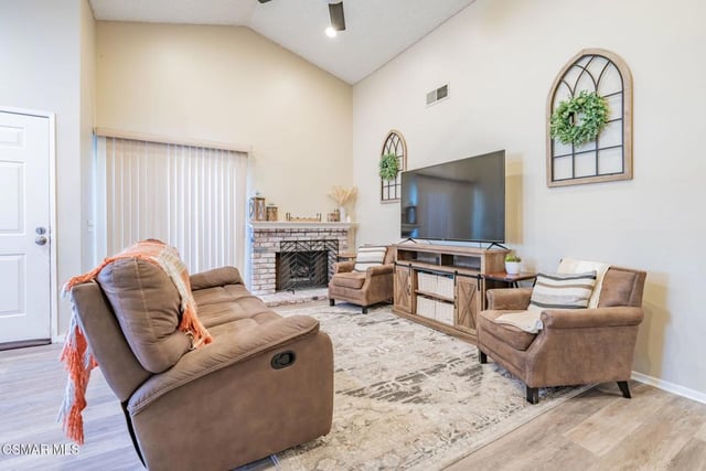 12976 E Mesa Verde Drive, Moorpark, CA 93021 — photo 13 of 55