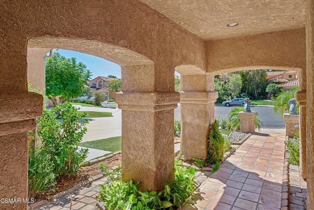 15707 Swift Place, Moorpark, CA 93021 — photo 4 of 39