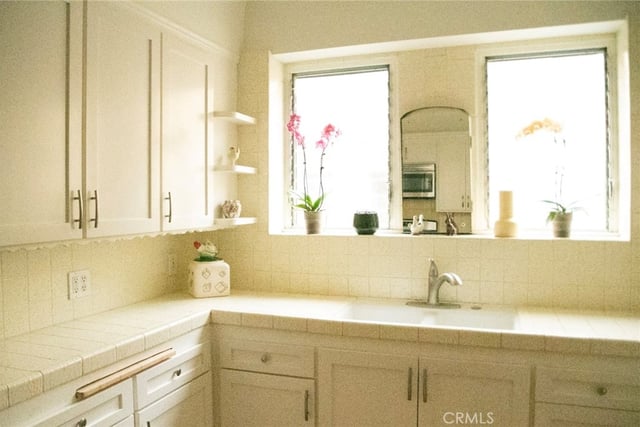 1054 S Corning, Los Angeles, CA 90035 — photo 6 of 24