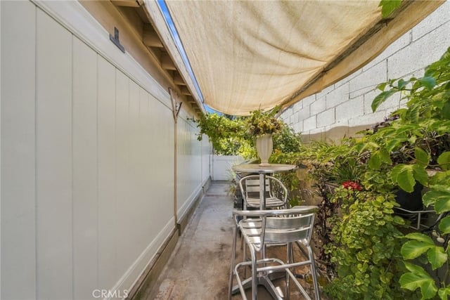 12011 Jouett, Sylmar, CA 91342 — photo 11 of 33