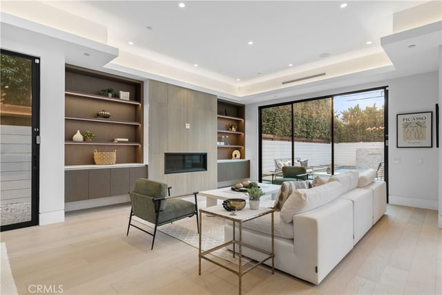 4437 Calhoun Avenue, Sherman Oaks, CA 91423 — photo 12 of 38