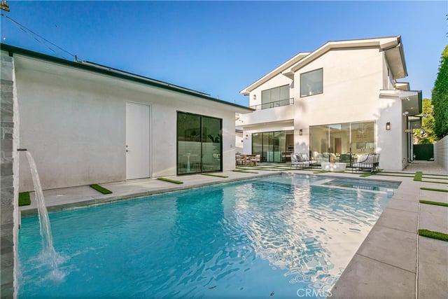 4437 Calhoun Avenue, Sherman Oaks, CA 91423 — photo 4 of 38