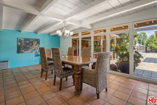 6033 Fulcher Avenue, Los Angeles, CA 91606 — photo 8 of 37