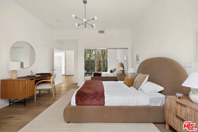 616 N Croft Avenue 2, West Hollywood, CA 90048 — photo 14 of 21