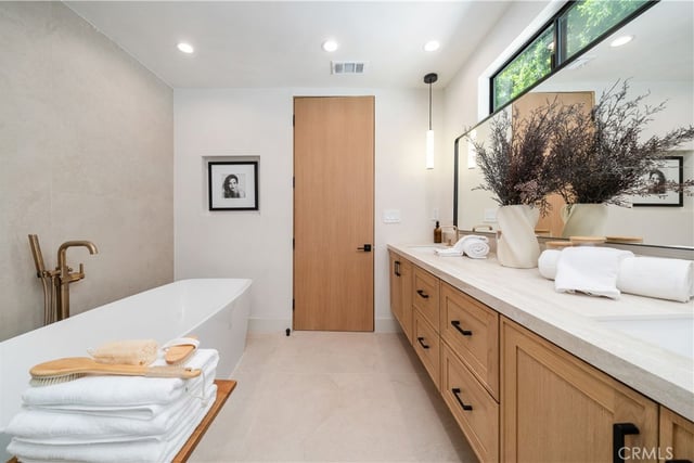 5631 Wilhelmina Avenue, Woodland Hills, CA 91367 — photo 37 of 46
