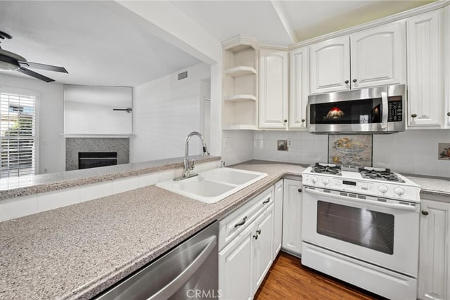 23715 Del Monte Drive 201, Valencia, CA 91355 — photo 10 of 35
