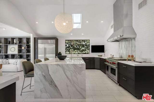 521 Loring Avenue, Los Angeles, CA 90024 — photo 11 of 38