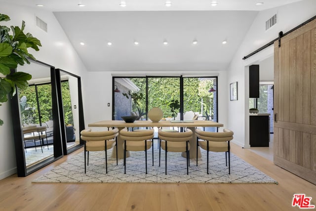 521 Loring Avenue, Los Angeles, CA 90024 — photo 7 of 38