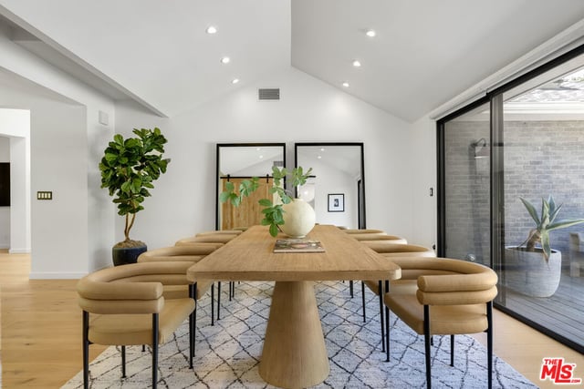 521 Loring Avenue, Los Angeles, CA 90024 — photo 8 of 38