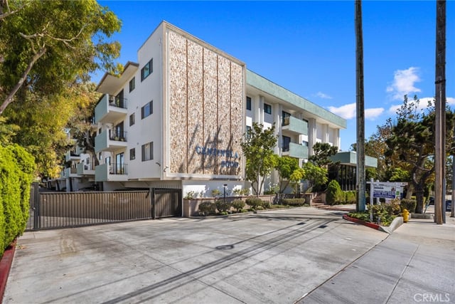 5000 S Centinela Avenue 113, Los Angeles, CA 90066 — photo 2 of 32