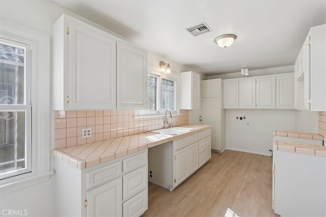 1922 W 84th, Los Angeles, CA 90047 — photo 4 of 22