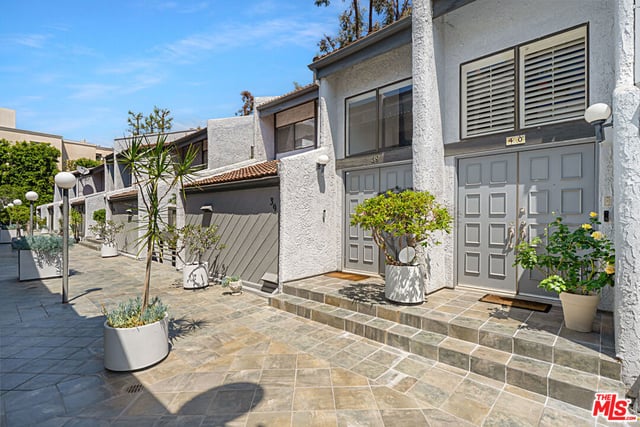 1925 S Beverly Glen Boulevard 40, Los Angeles, CA 90025 — photo 5 of 41