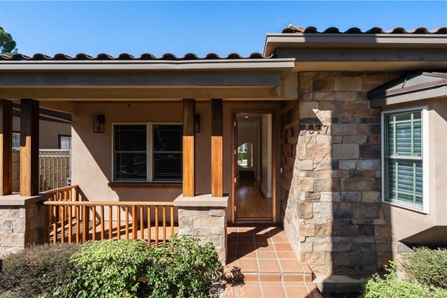 877 N Oakland, Pasadena, CA 91104 — photo 2 of 48