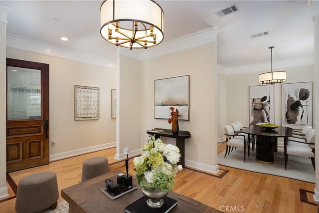 877 N Oakland, Pasadena, CA 91104 — photo 8 of 48