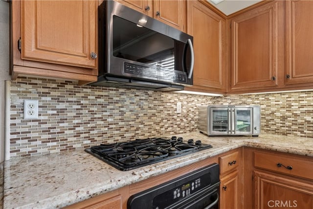 28345 Falcon Crest Drive, Canyon Country, CA 91351 — photo 22 of 75