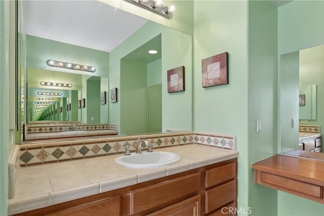 28345 Falcon Crest Drive, Canyon Country, CA 91351 — photo 55 of 75