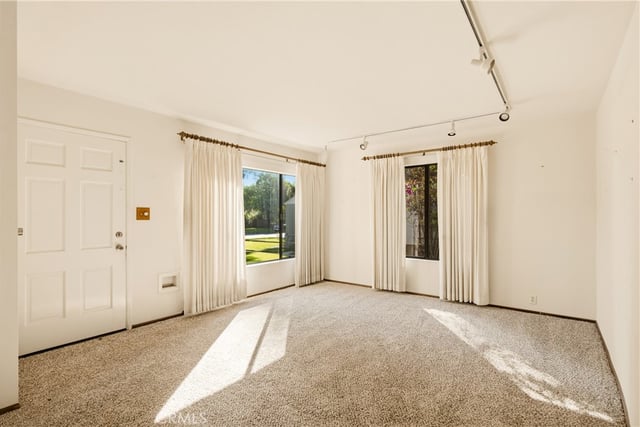 531 N Niagara, Burbank, CA 91505 — photo 17 of 46