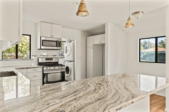 531 N Niagara, Burbank, CA 91505 — photo 8 of 46