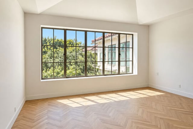 365 S June Street, Los Angeles, CA 90020 — photo 14 of 30