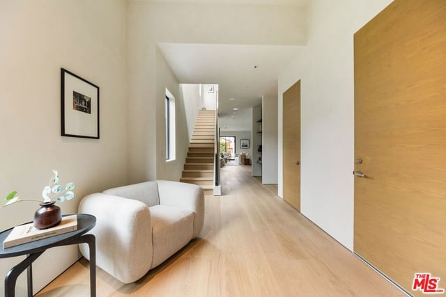 2478 Louella Avenue, Los Angeles, CA 90291 — photo 3 of 39