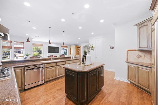 1685 Hauser Circle, Thousand Oaks, CA 91362 — photo 23 of 98