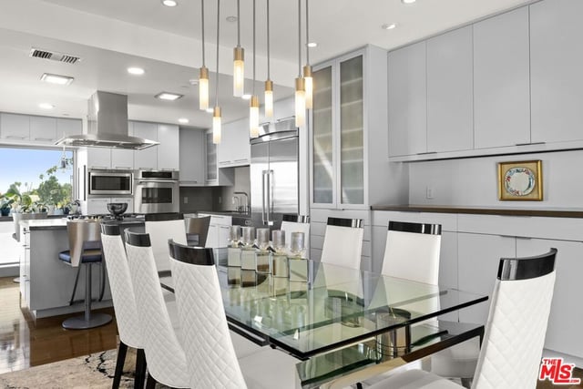 907 Lincoln Boulevard PH 302, Santa Monica, CA 90403 — photo 11 of 33