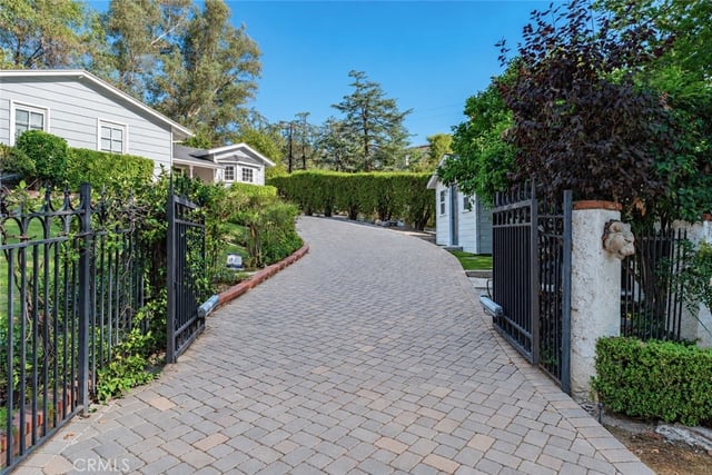 5408 Penfield Avenue, Woodland Hills, CA 91364 — photo 3 of 58