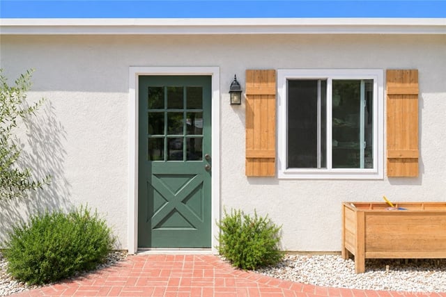 5521 Hunter Street, Ventura, CA 93003 — photo 4 of 21