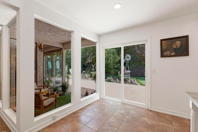 282 Hunters Point Drive, Thousand Oaks, CA 91361 — photo 16 of 55