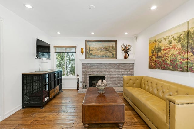282 Hunters Point Drive, Thousand Oaks, CA 91361 — photo 18 of 55