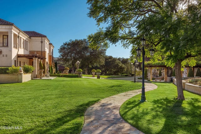 2400 White Stallion Road, Thousand Oaks, CA 91361 — photo 14 of 37