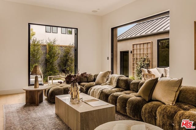 534 N Bronson Avenue, Los Angeles, CA 90004 — photo 36 of 48