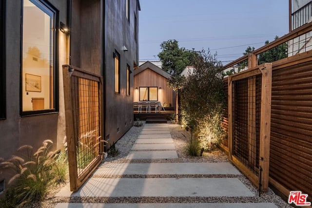 534 N Bronson Avenue, Los Angeles, CA 90004 — photo 43 of 48
