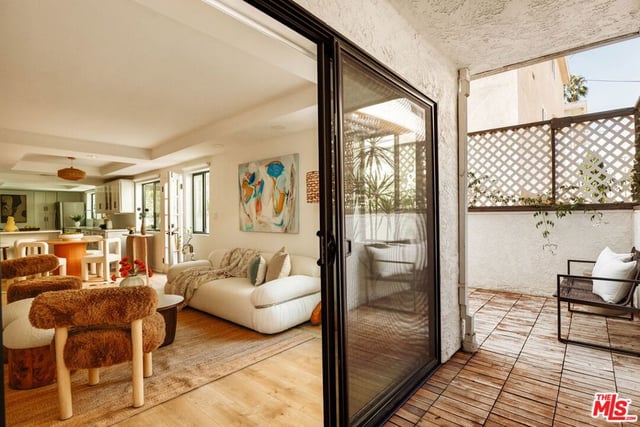 1123 11th Street 3, Santa Monica, CA 90403 — photo 7 of 35
