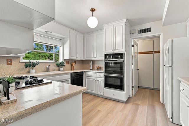 20601 Kingsbury Street, Los Angeles, CA 91311 — photo 13 of 34