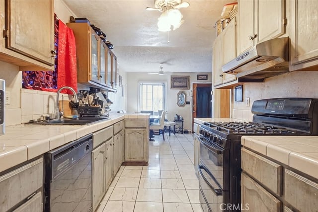 201 E 111th Place, Los Angeles, CA 90061 — photo 13 of 48