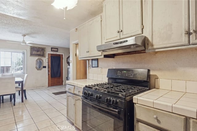 201 E 111th Place, Los Angeles, CA 90061 — photo 14 of 48