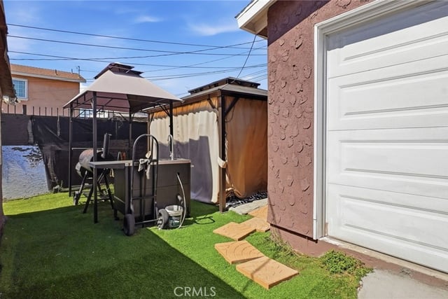 201 E 111th Place, Los Angeles, CA 90061 — photo 32 of 48