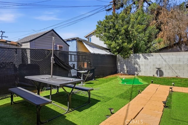 201 E 111th Place, Los Angeles, CA 90061 — photo 45 of 48