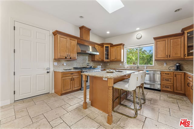 8817 Encino Avenue, Los Angeles, CA 91325 — photo 11 of 65