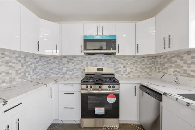 7550 Zombar 11, Van Nuys, CA 91406 — photo 11 of 39