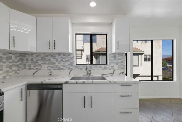 7550 Zombar 11, Van Nuys, CA 91406 — photo 12 of 39