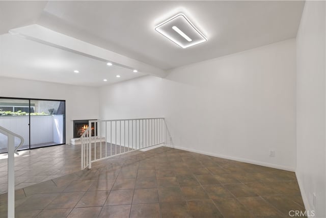 7550 Zombar 11, Van Nuys, CA 91406 — photo 9 of 39