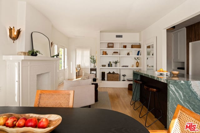 818 Palms Boulevard, Venice, CA 90291 — photo 17 of 64