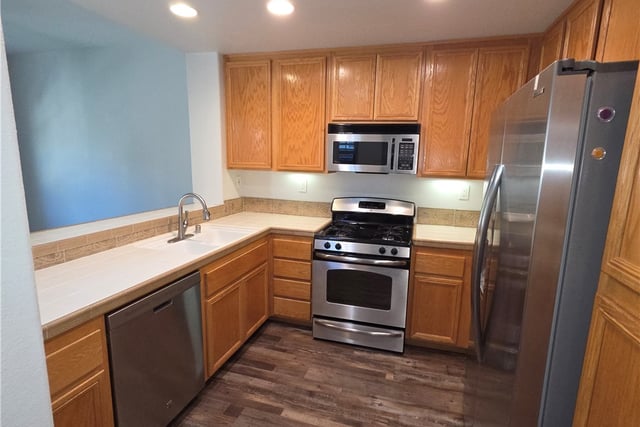 28258 Canterbury, Valencia, CA 91354 — photo 6 of 14